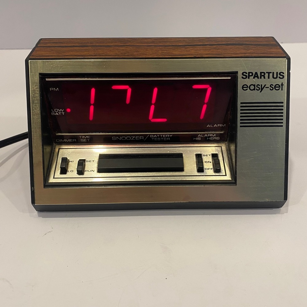 Spartus Digital Alarm Clock‎ Vintage Wood Grain Gemini 1068